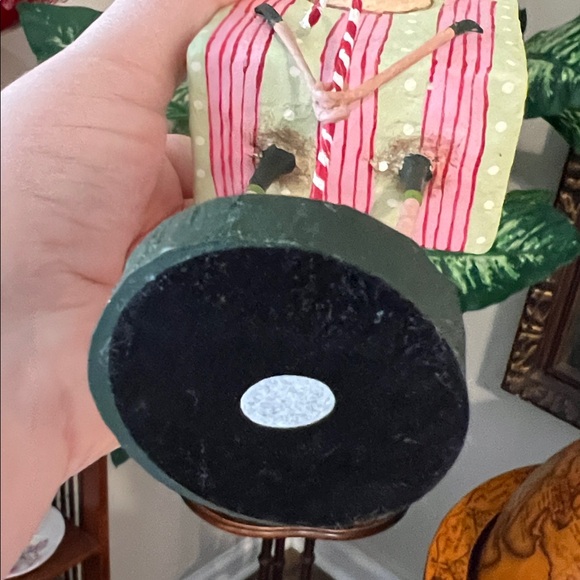 Vintage Christmas Kitsch Lori Mitchell Presents For You Gift Bag Figurine - Picture 9 of 10